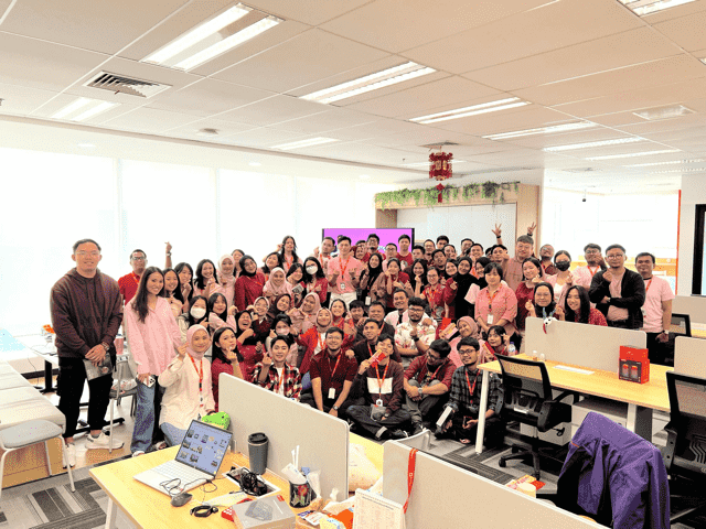 PoliStars in Event CEO Secret Gift in The Jakarta Office 19/2